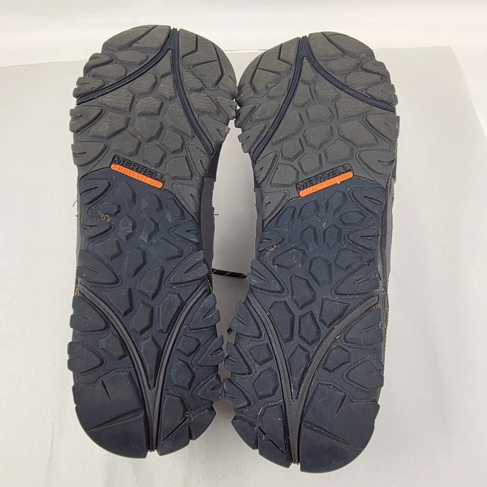 Merrell ships from